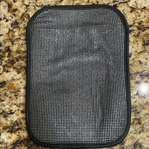 Black and Silver Mesh Pad